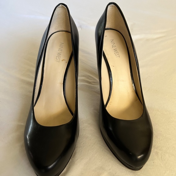 Nine West Black Size Ten Heels - Picture 2 of 4